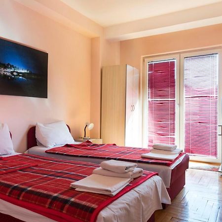 Hotel Montenegro Струга Экстерьер фото