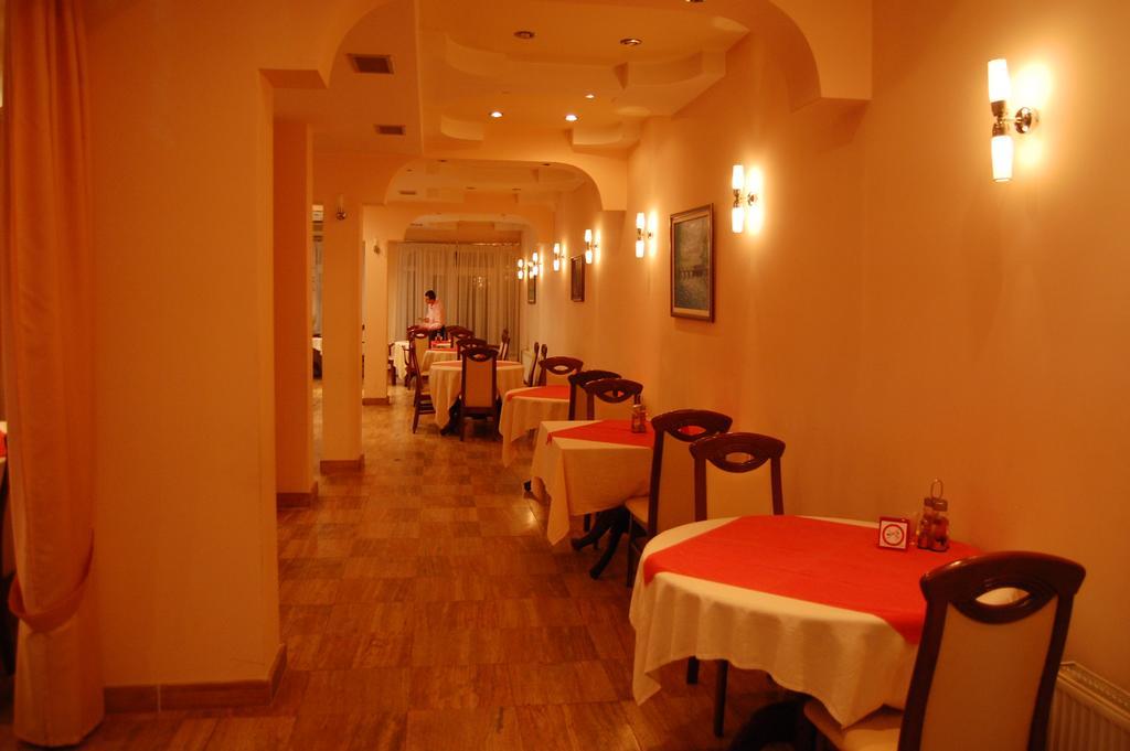 Hotel Montenegro Струга Экстерьер фото