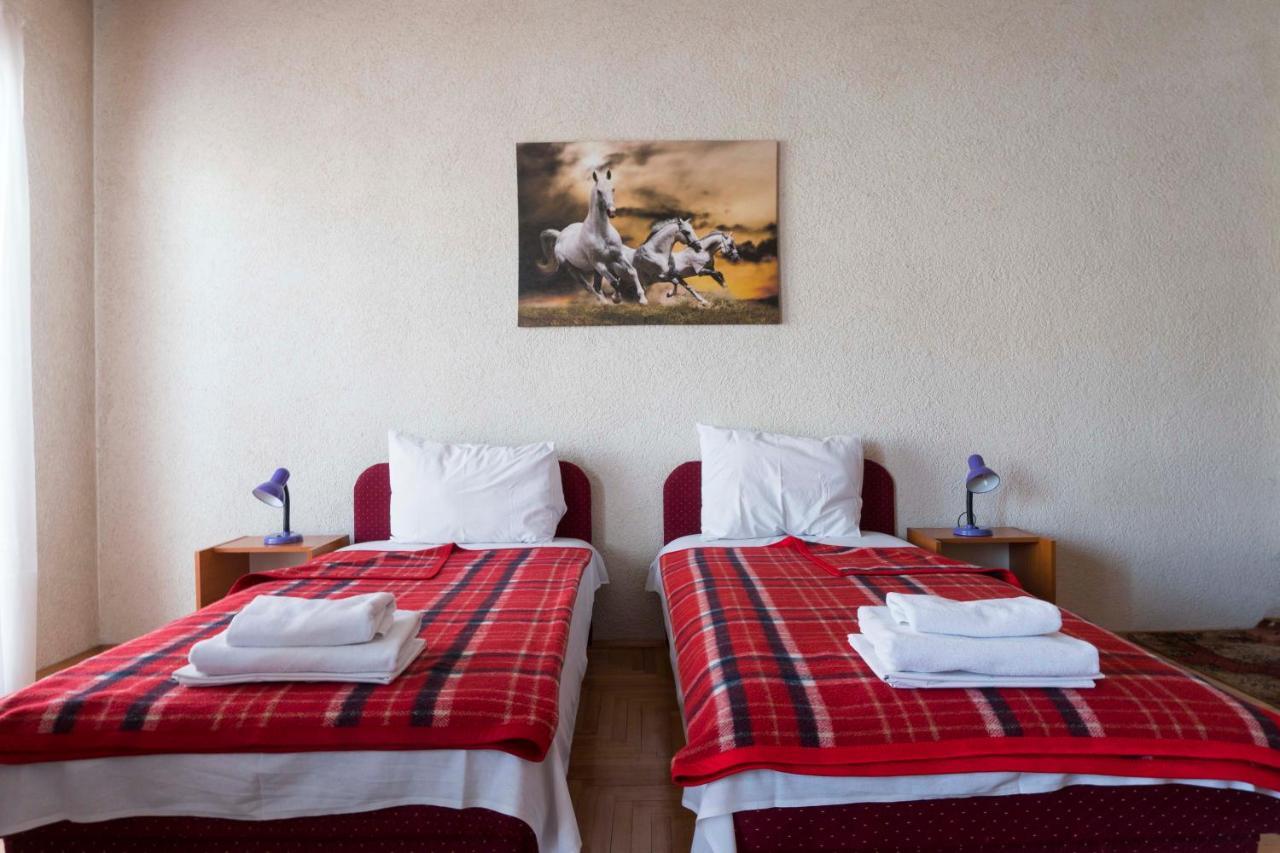 Hotel Montenegro Струга Экстерьер фото