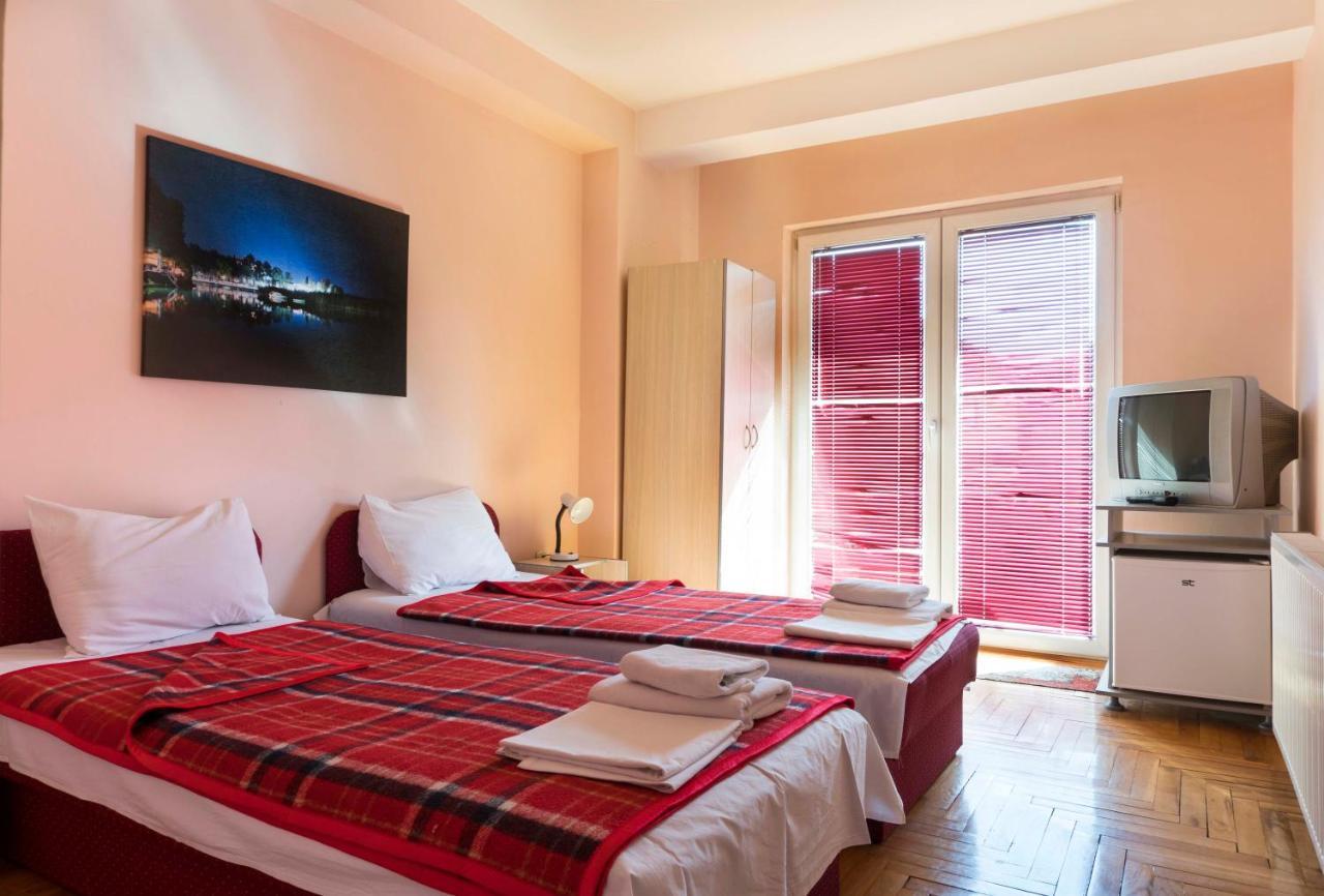 Hotel Montenegro Струга Экстерьер фото